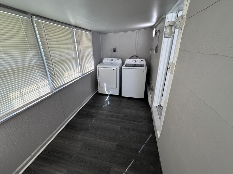Back Room and Laundry - 107 Elizabeth St