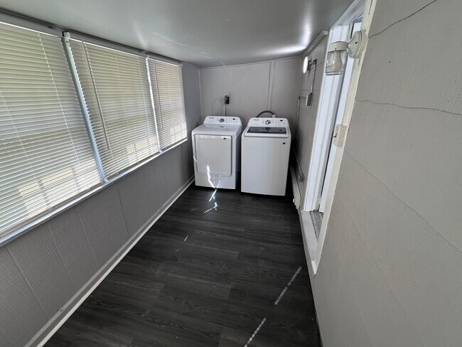 Back Room and Laundry - 107 Elizabeth St
