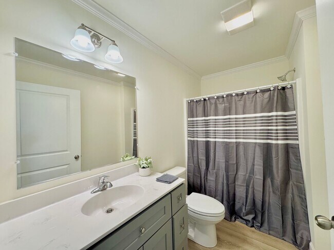 Building Photo - The Home You’ve Been Searching For!