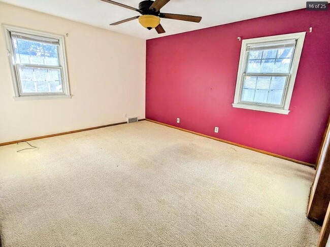 Building Photo - 4016 Clifton Dr
