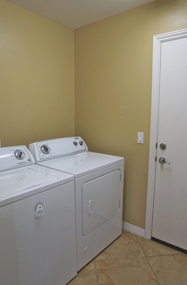 Building Photo - 80052 Silver Sage Ln