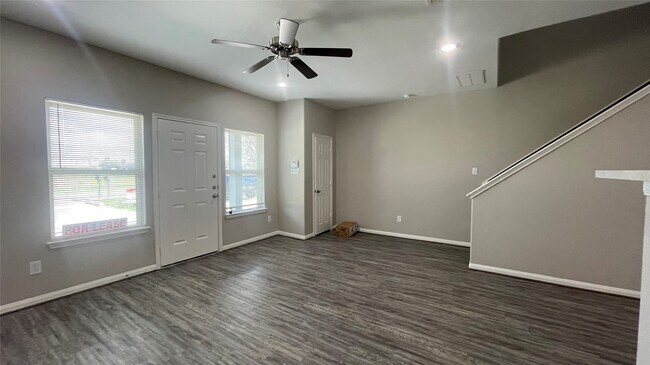 Building Photo - 4510 Mayflower St