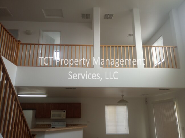 Building Photo - Large 3 Bed/2.5 Bath plus office AND Loft in Avondale!