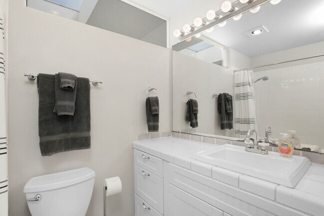 Building Photo - 3054 Rue D’Orleans