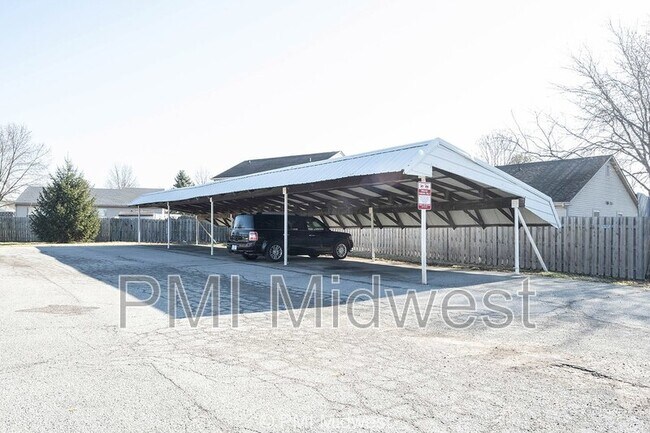 Building Photo - 140 Maple Park Dr