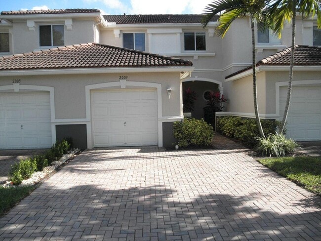 Building Photo - 2003 Oakhurst Way