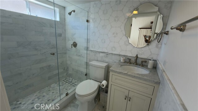 Building Photo - 327 Aster St