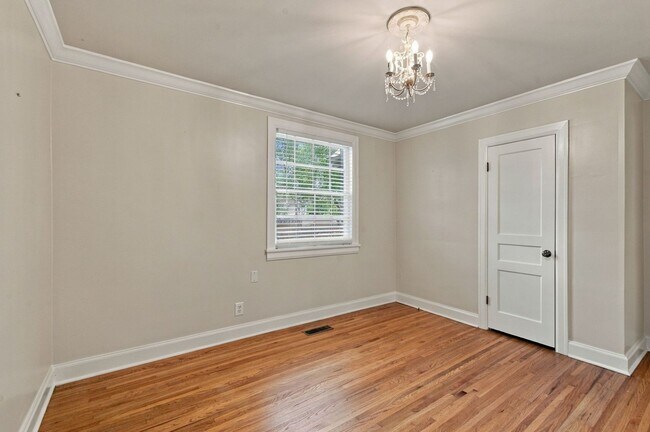 Building Photo - 2023 Galbraith Dr
