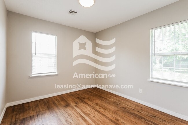 Building Photo - 4017 Dogwood Dr