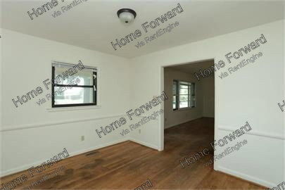 Building Photo - 353 Boiling Springs Dr
