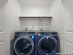 Building Photo - 431 De Herrera