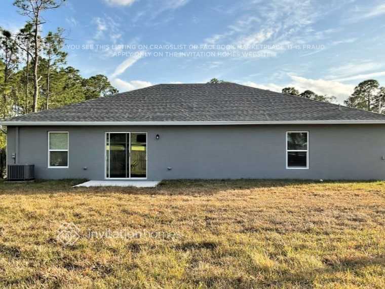 Building Photo - 1425 SW Flounder Ln