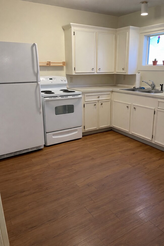 Building Photo - 4213 Avenue C