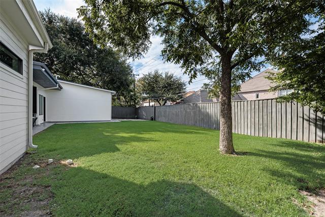 Building Photo - 6411 Royal Ln