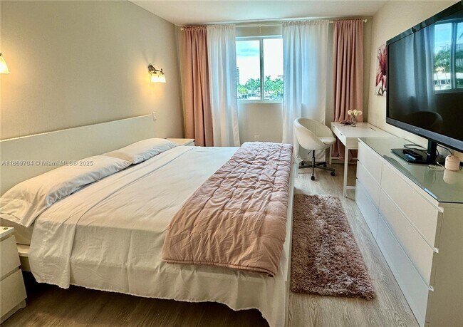 Building Photo - 201 Golden Isles Dr