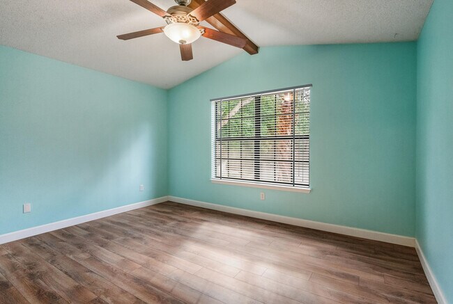 Building Photo - 206 Esmond Ct