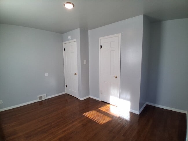 Building Photo - 211 Swisher Ave