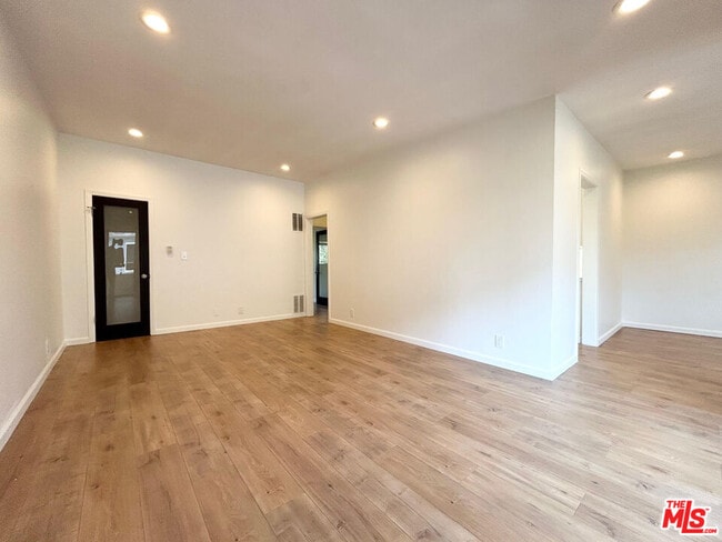 Building Photo - 1148 N Formosa Ave