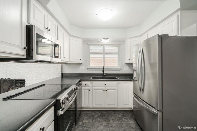 Building Photo - 13103 Iowa Dr