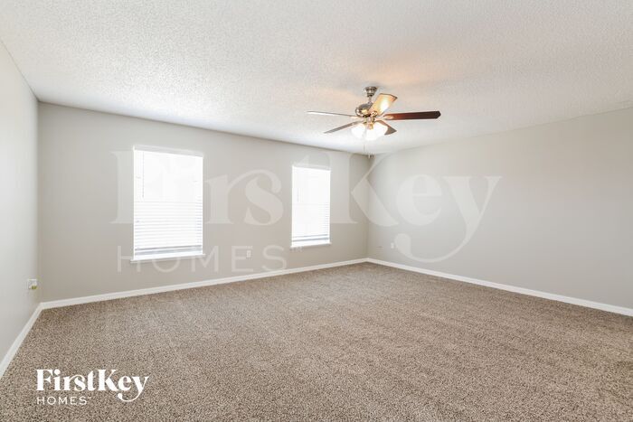 Building Photo - 215 Lobelia Dr