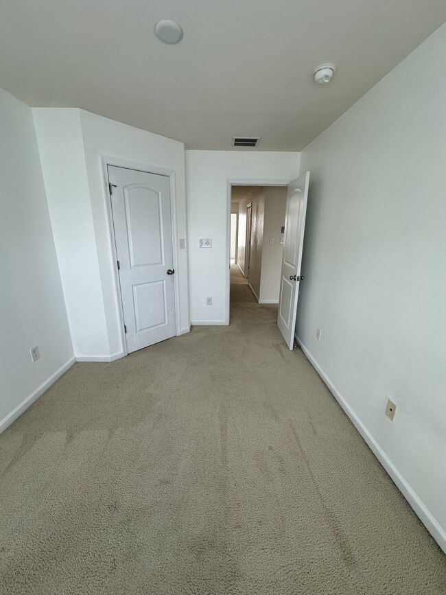 Building Photo - 255 Wilmore Dr