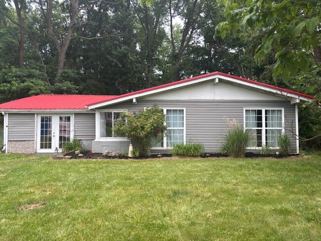 Building Photo - 584 Cedardale Dr