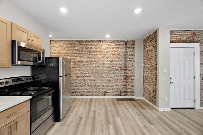 Building Photo - 3140 Magnolia Ave