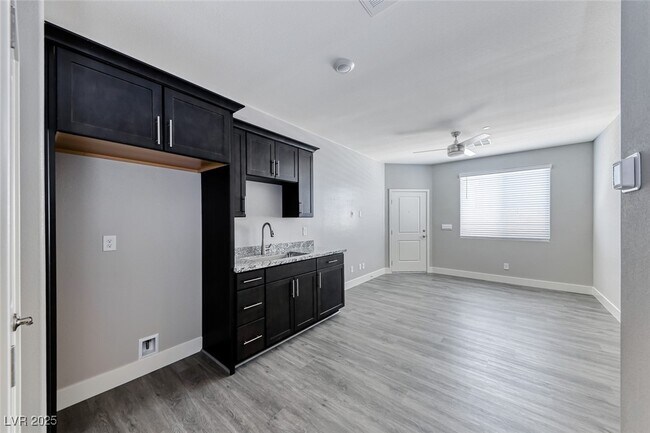 Building Photo - 510 Copper Falcon Ave