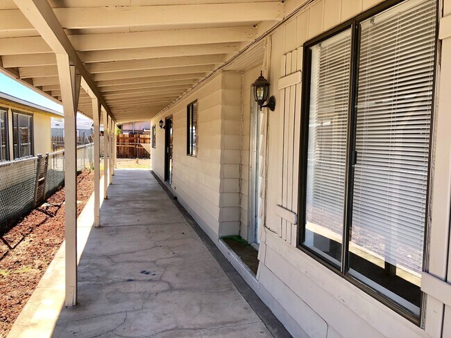 Building Photo - Spacious 2 Bedroom 2 Bath Home near River!