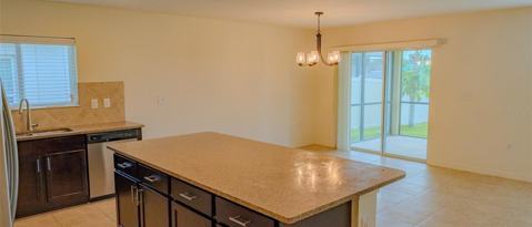 Building Photo - 275 Lake Lucerne Way