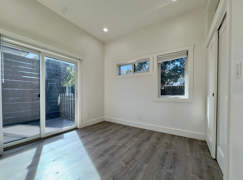 Building Photo - 1038 62nd St