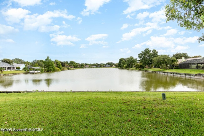 Building Photo - 1244 Lakeview Dr