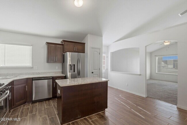 Building Photo - 14620 Carlo Alvarado Dr