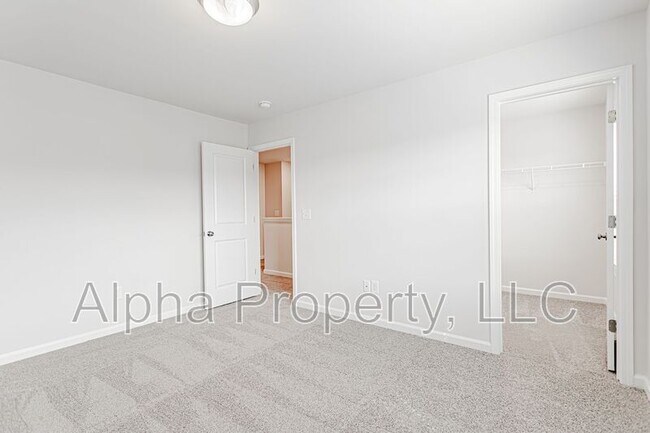 Building Photo - 364 White Peach Wy