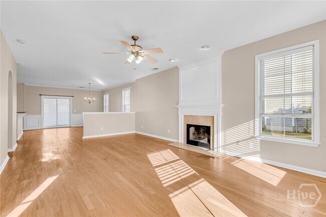 Building Photo - 16 Bushwood Dr