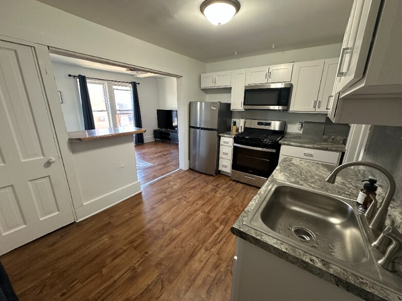 Building Photo - 104 E William St