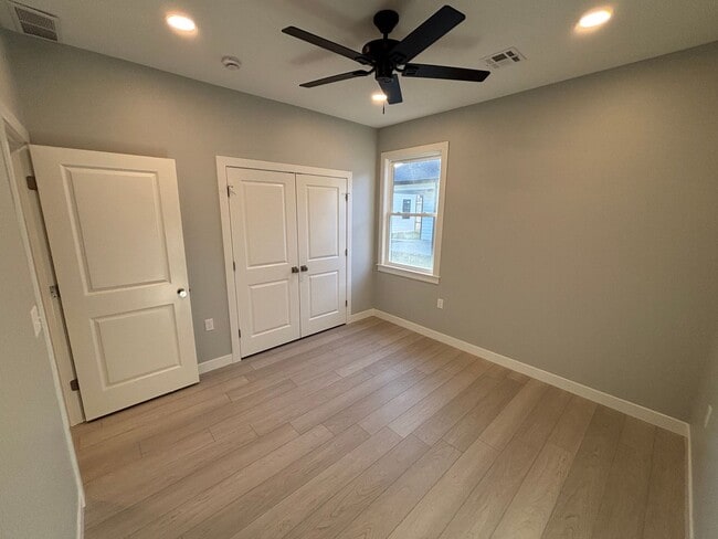 Building Photo - Stunning New Build in Central Manhattan! Available NOW!