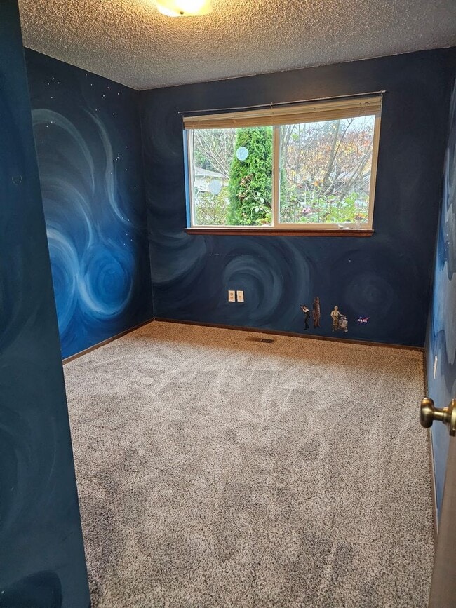 Building Photo - 3 Bedroom 1.5 Bathroom Single Family Home ...