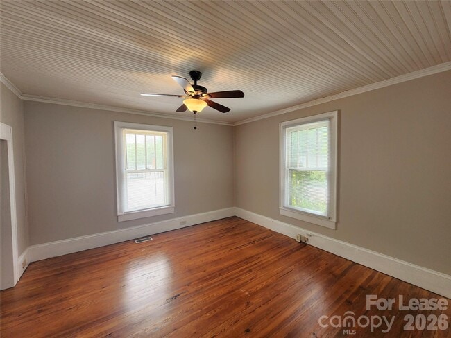 Building Photo - 1507 Ln St