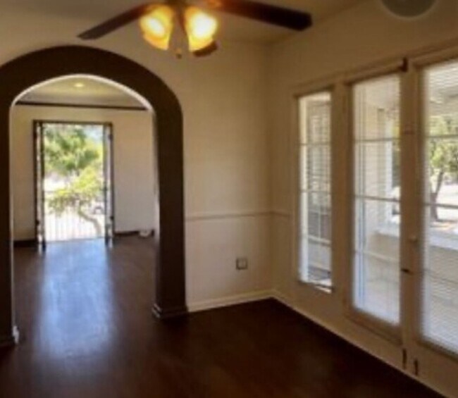 Building Photo - 1171 Huntington Dr