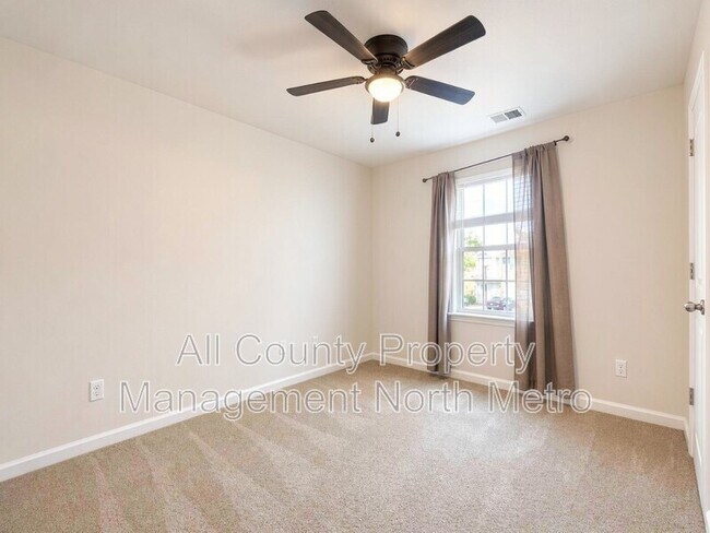 Building Photo - 2195 Highland Gate Dr