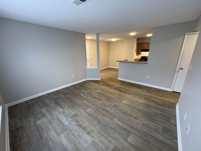 Building Photo - 2411 Hill St