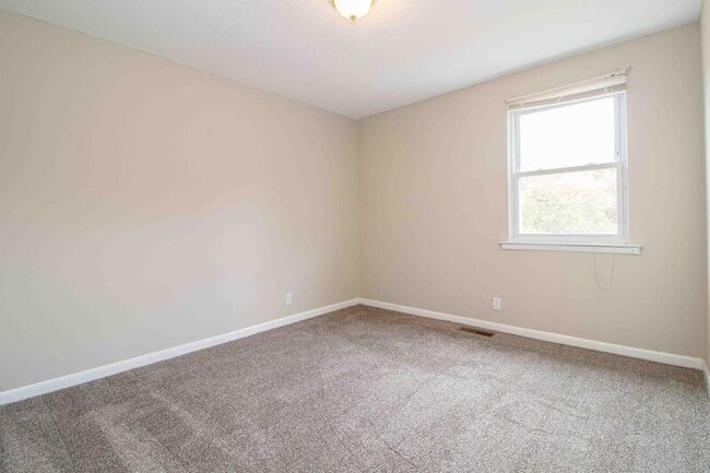 Building Photo - 808 Helton Dr