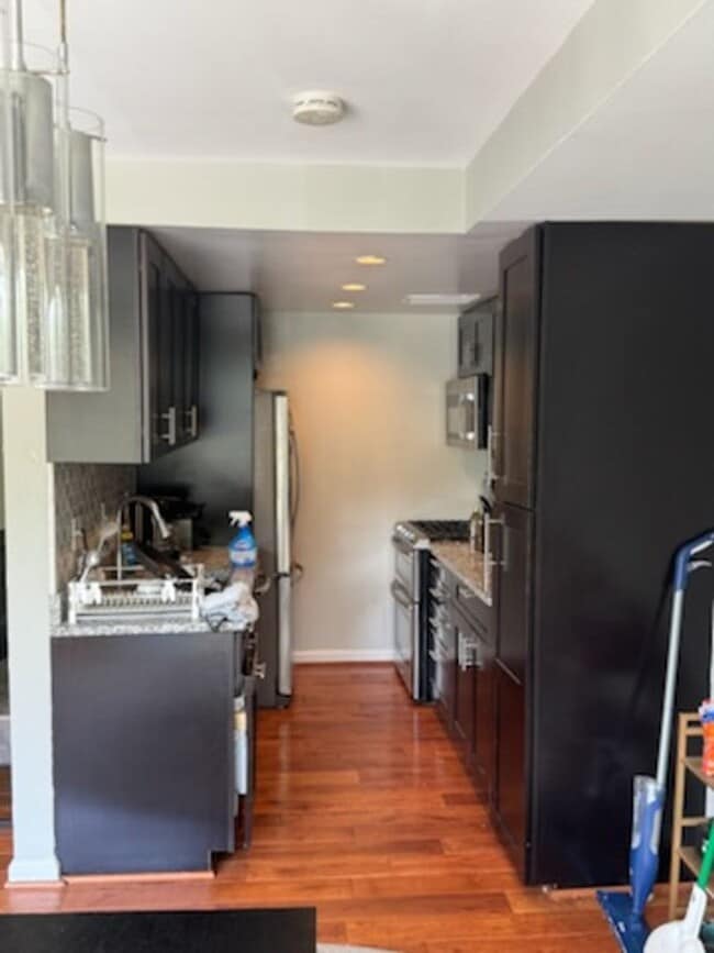 Building Photo - 4114 Davis Pl NW