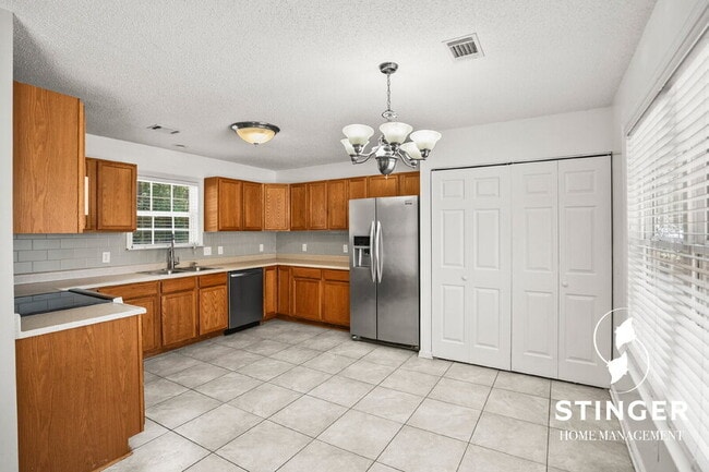 Building Photo - 2 Pelican Cir