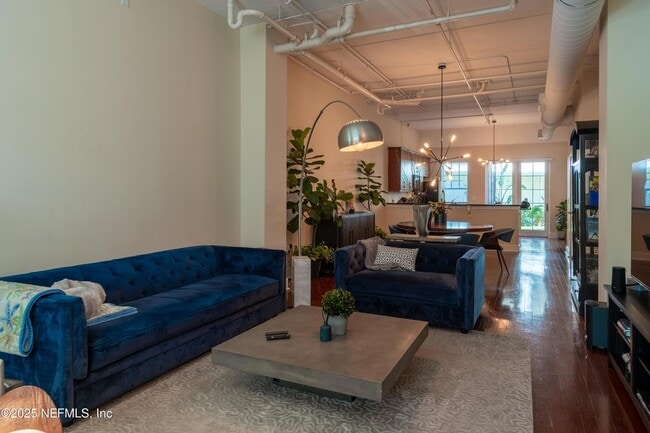 Building Photo - 1661 Riverside Ave