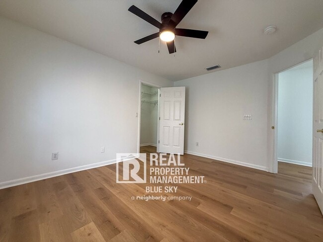 Building Photo - 6554 Gentle Ben Cir