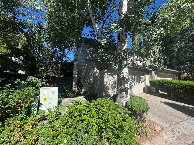 Primary Photo - 4170 E Spring Meadows Cir