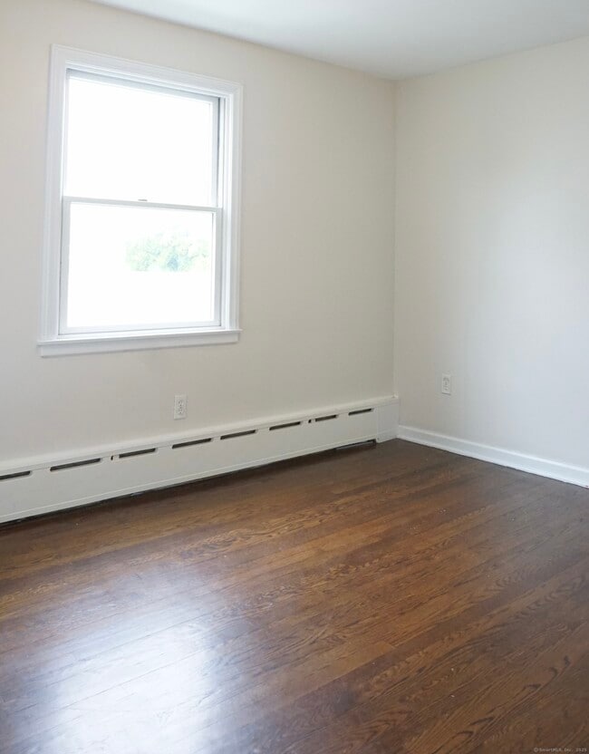 Building Photo - 586 Courtland Ave
