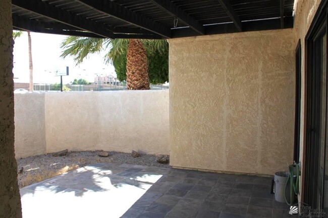 Building Photo - 10485 S Del Valle